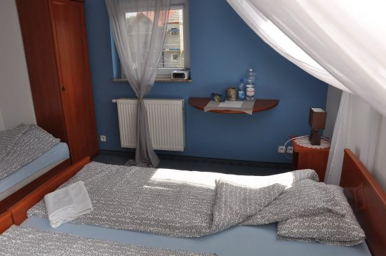 pokój z podwójnym łóżkiem w apartamencie, Sasino